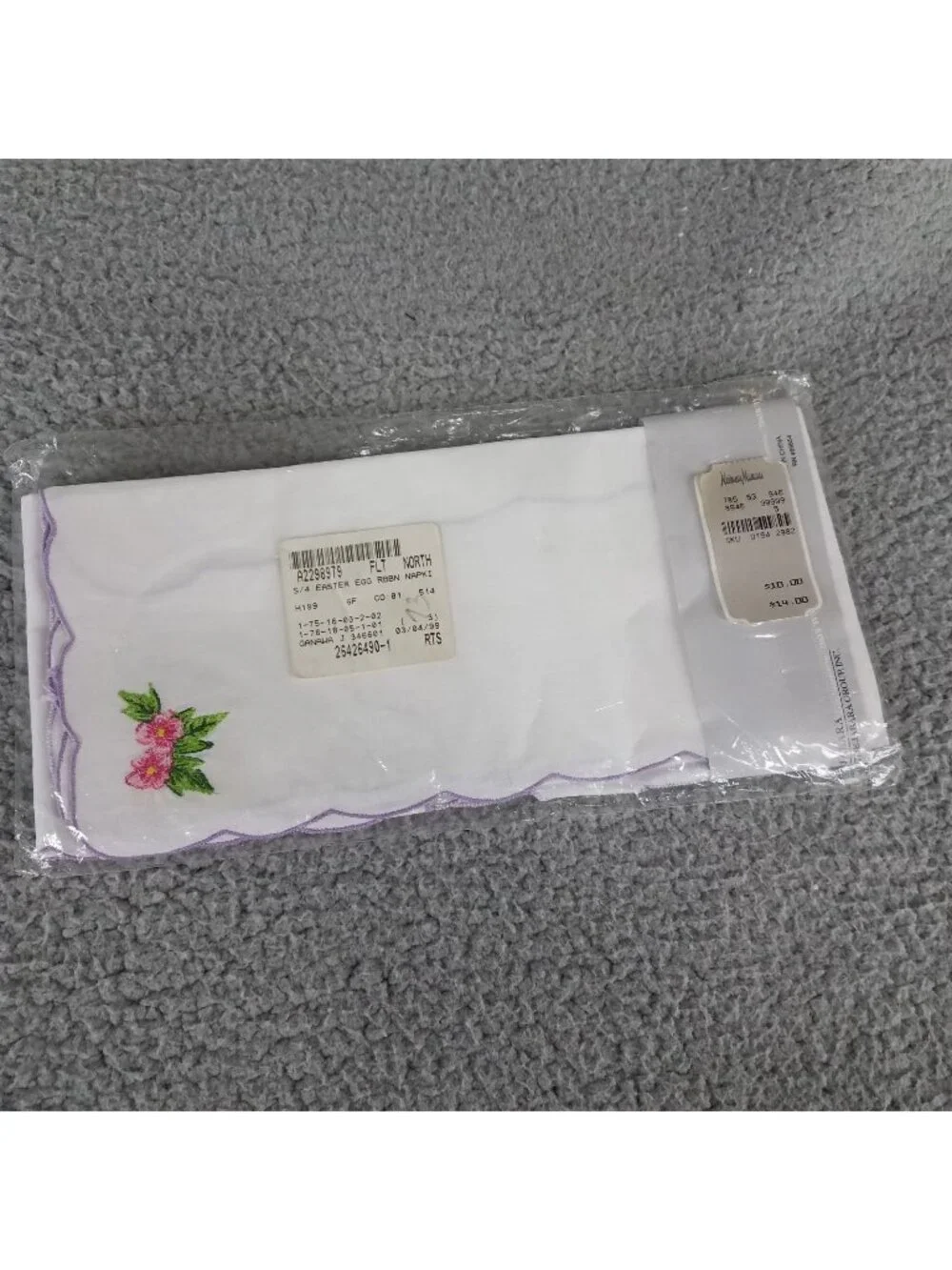 NEW Vintage Easter Napkins Set Of 4 Floral Embroidered Scalloped Edge White